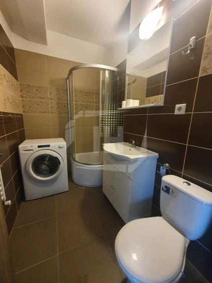 Apartament cu 3 camere semidecomandat, mobilat în Iris