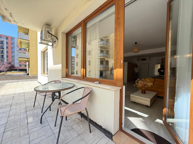 Apartament cu 2 camere decomandat în Torontalului