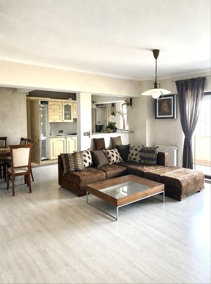 Apartament cu 3 camere decomandat în Tătărași