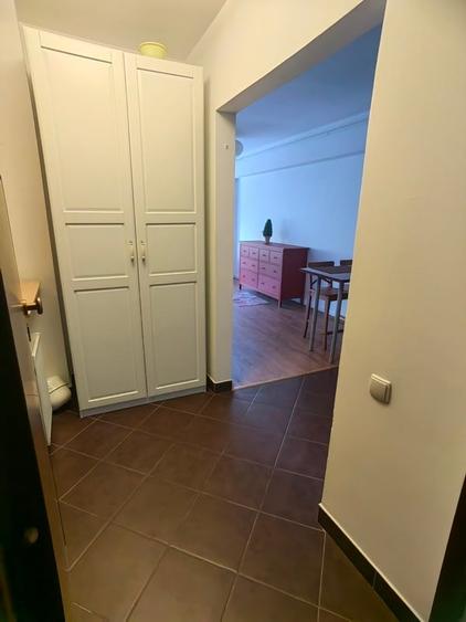Garsonieră decomandată în Cișmigiu