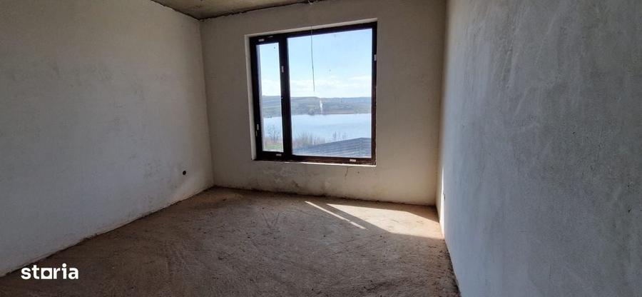 Casă cu 4 camere cu Teren 2700 Mp în Fălticeni
