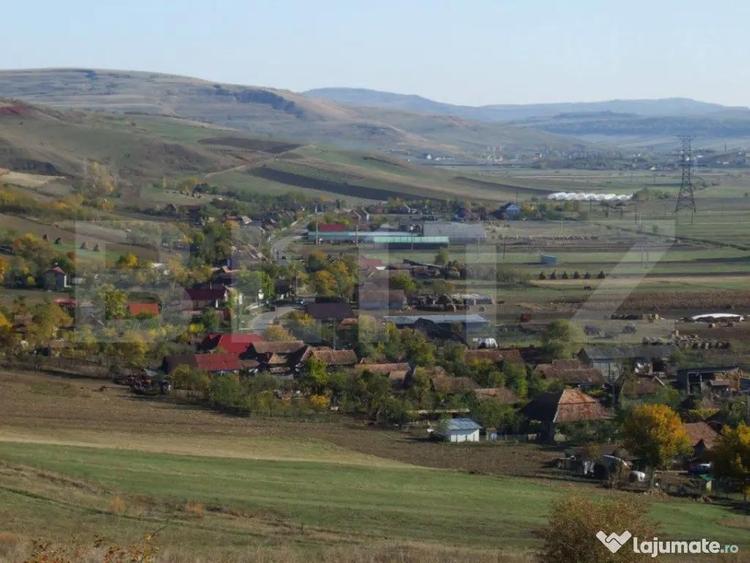 Teren intravilan 20% - extravilan 80% de vanzare 5800 mp, co - 1