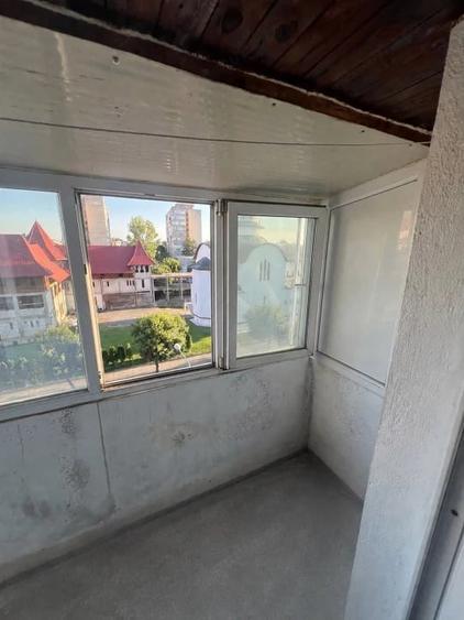 Apartament cu 3 camere decomandat în Valea Rosie