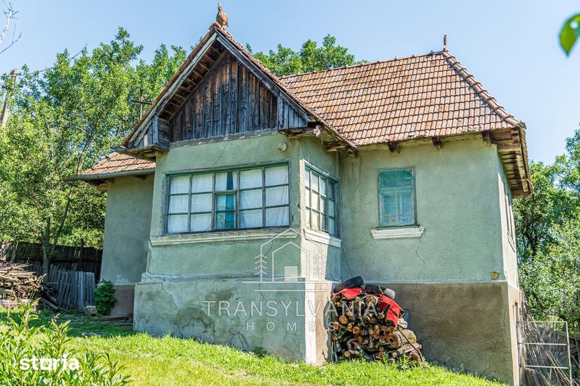 Casă cu 2 camere cu Teren 1368 Mp în Petrești