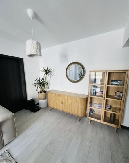 Apartament cu 4 camere semidecomandat, mobilat în Drumul Taberei