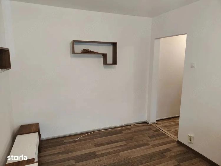 Apartament cu 2 camere semidecomandat în Casa de Cultură