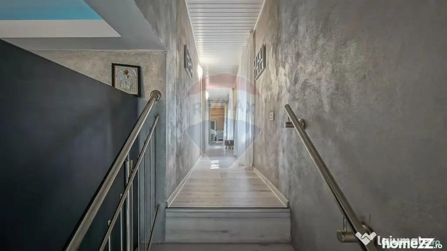 Casă cu 6 camere cu Teren 494 Mp în Vulcan