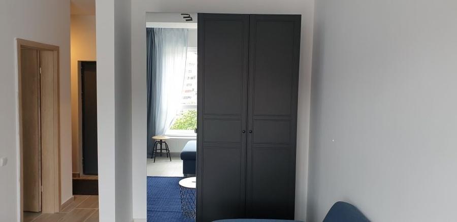 Garsonieră decomandată în Roșu