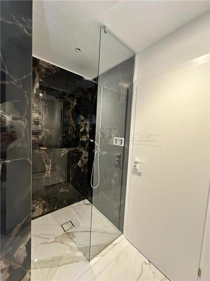 Duplex cu 9 camere cu Piscina în Pipera