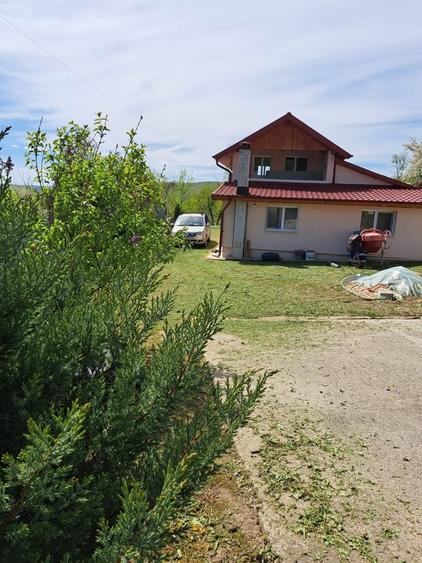 Casă cu 4 camere în Valea Popii