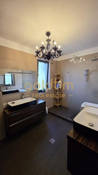 Casă cu 4 camere decomandat cu Canalizare în Pipera