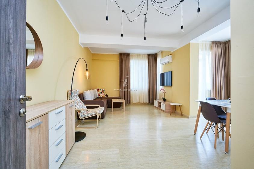 Apartament cu 3 camere decomandat, mobilat în Mamaia-Sat