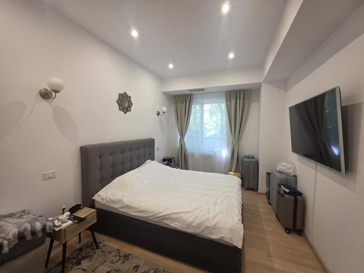 Apartament cu 3 camere decomandat în Herăstrău