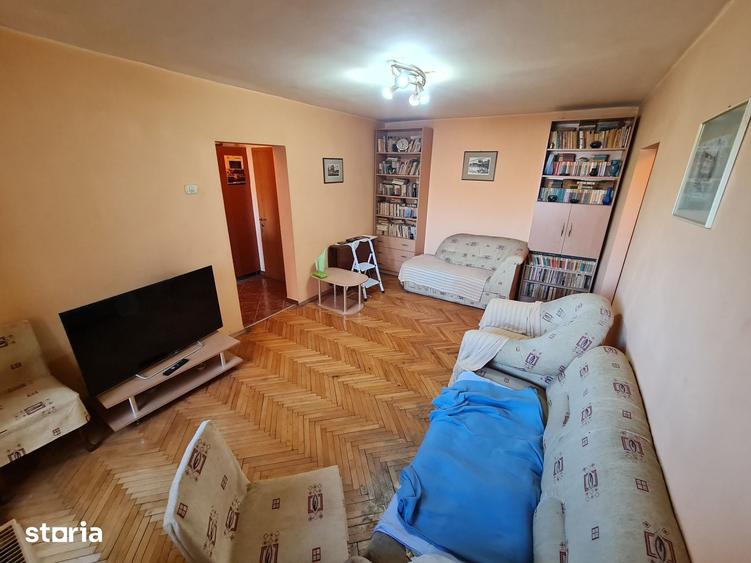 Apartament cu 4 camere în Micălaca
