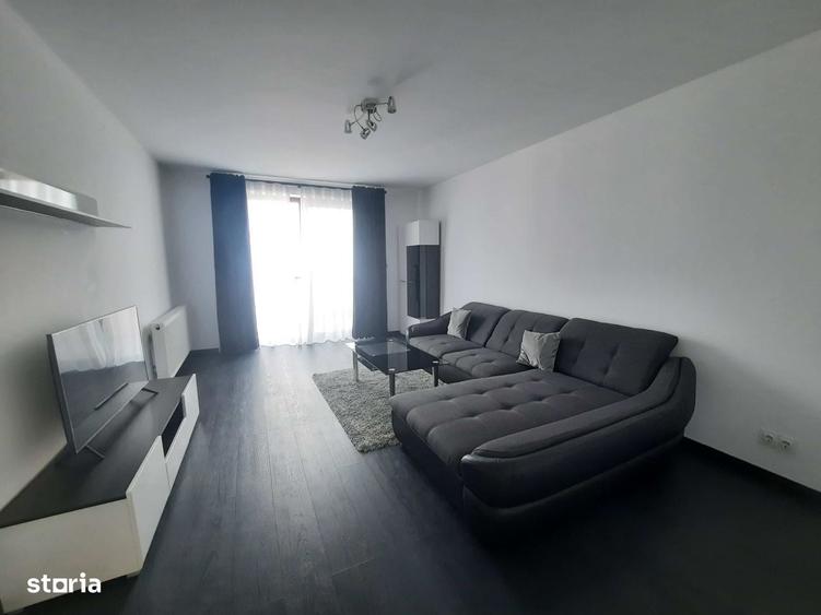 Apartament cu 3 camere decomandat în Cristian