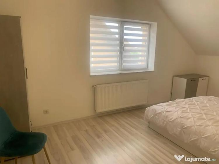 Casă cu 5 camere cu Teren 277 Mp în Malu Mare