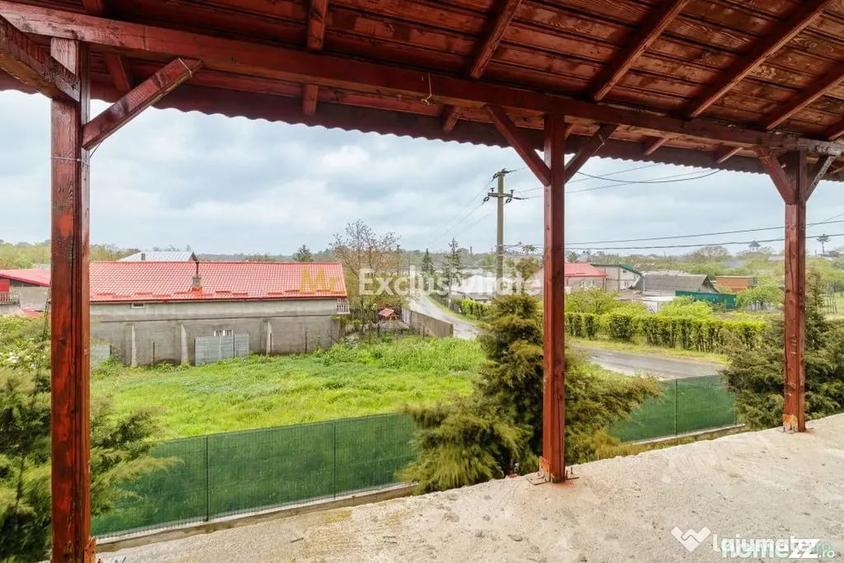 Casă cu 7 camere cu Teren 2000 Mp în Periș