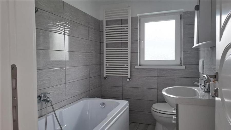 Casă individuală cu 5 camere cu Canalizare în Autogară