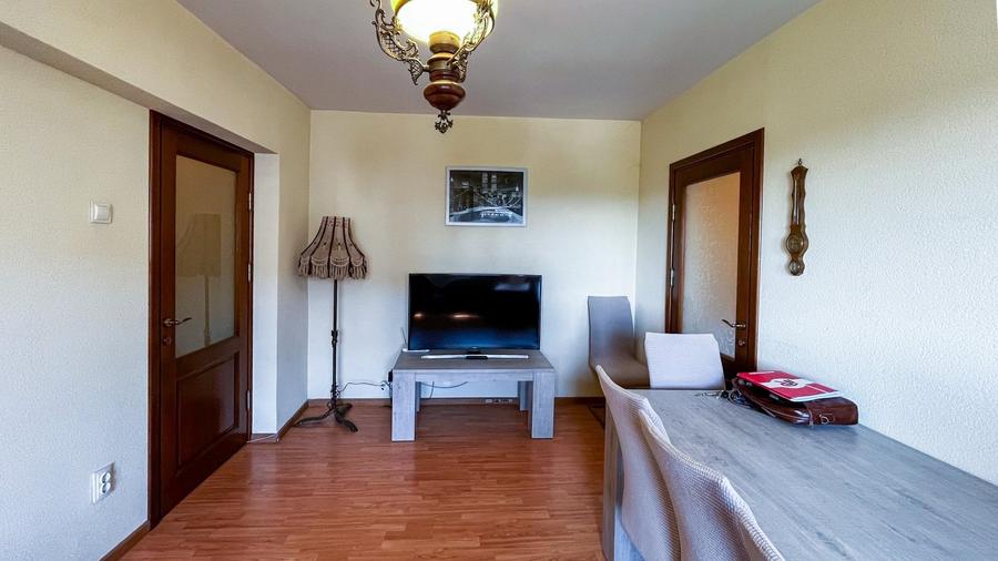 Apartament cu 3 camere semidecomandat, mobilat în Militari