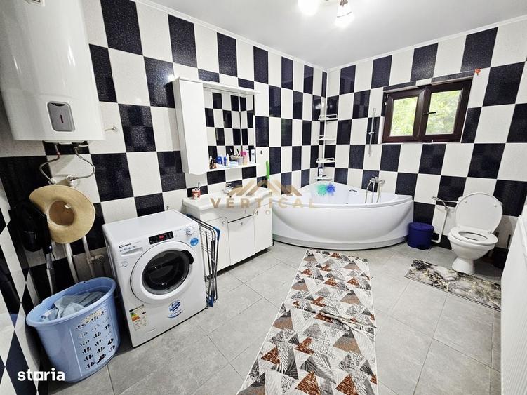 Casă cu 4 camere în Dobreni