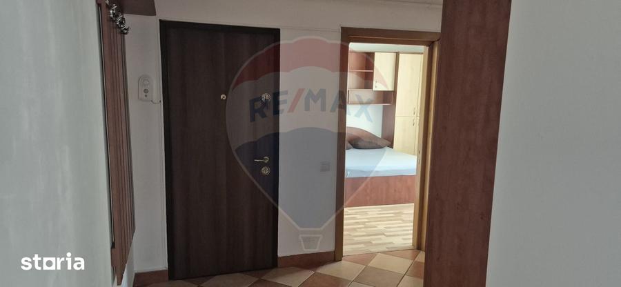 Apartament cu 2 camere decomandat, mobilat în Central