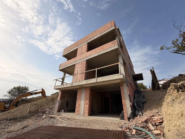 Casă cu 4 camere cu Teren 314 Mp în Exterior Vest