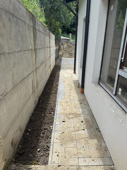 Casă individuală cu 4 camere cu Canalizare în Dezmir