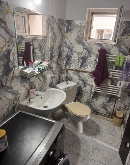 Apartament cu 3 camere decomandat, mobilat în Lujerului