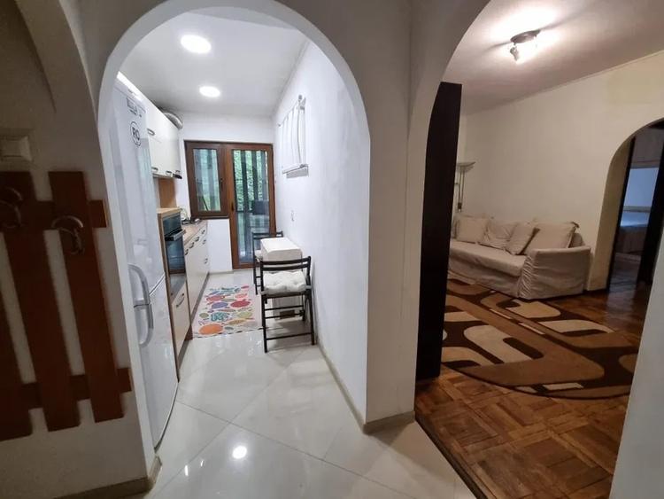Apartament cu 2 camere decomandat, mobilat în Drumul Taberei