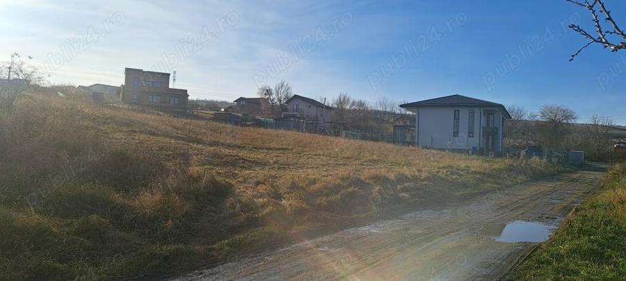 Teren de 2800 mp, în Central