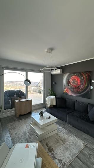 Apartament cu 3 camere decomandat în Florești