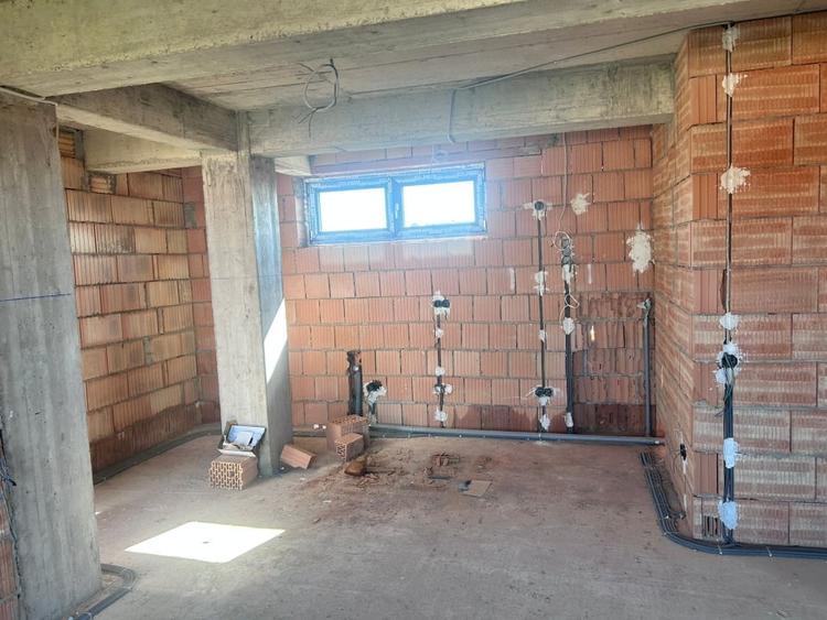 Apartament cu 2 camere semidecomandat în Independenței