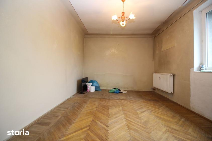 Garsonieră semidecomandată în Titan