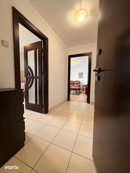 Apartament cu 3 camere decomandat în Podu Roș