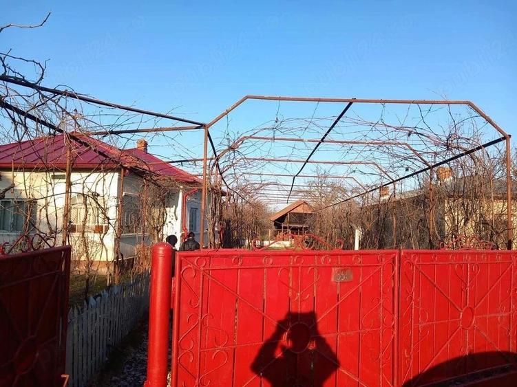 Casă cu Teren 1600 Mp în Colonești