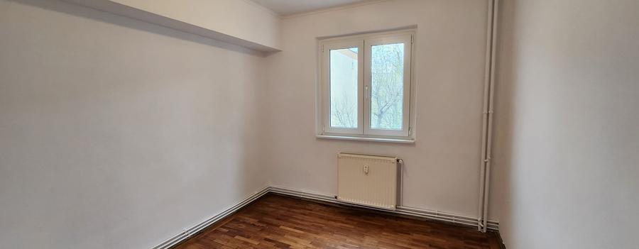 Apartament cu 2 camere semidecomandat în Centrul Civic