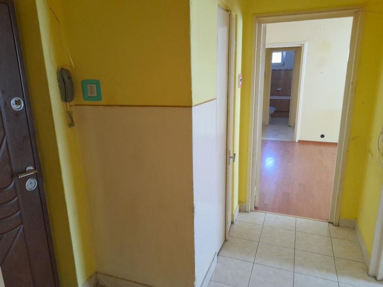Apartament cu 3 camere semidecomandat în Rădăuți