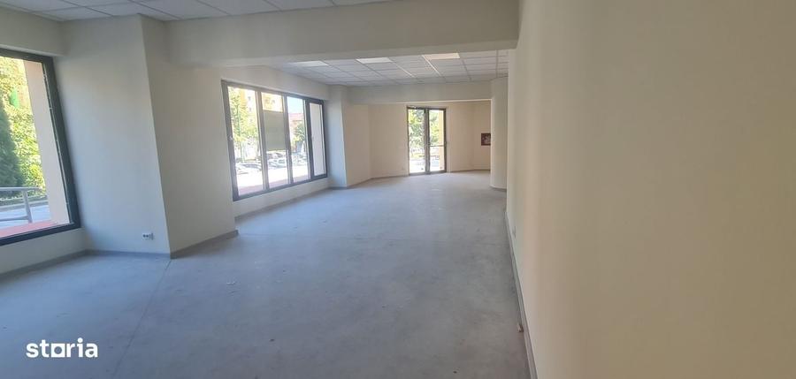 Spațiu comercial, de 220 mp, în Central