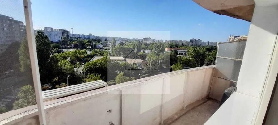 Garsonieră decomandată în Costin Georgian
