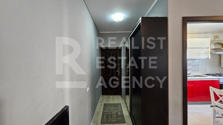 Apartament cu 4 camere decomandat, mobilat în Central