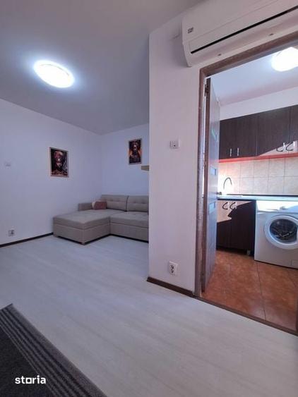 Garsonieră semidecomandată în Titan