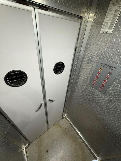 Apartament cu 3 camere decomandat în Rahova