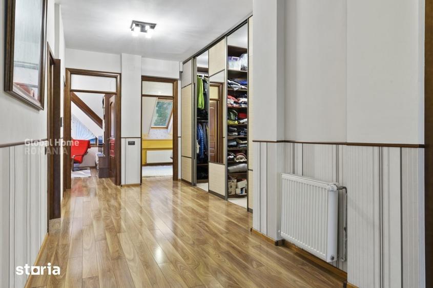 Casă cu 8 camere cu Teren 261 Mp în Vatra Luminoasă