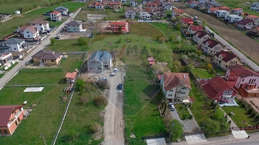 Teren Construcții intravilan de 786 mp, în Chinteni