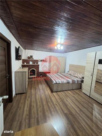 Casă cu 4 camere în Central
