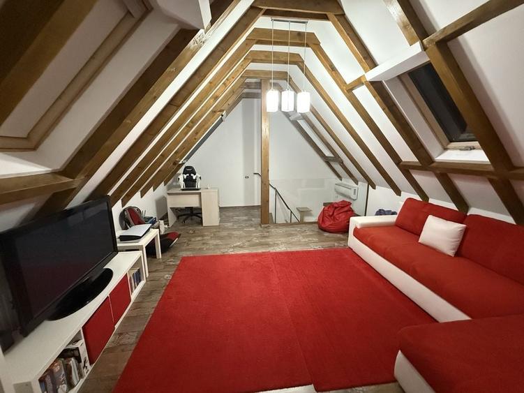 Apartament cu 3 camere semidecomandat, mobilat în Tractorul
