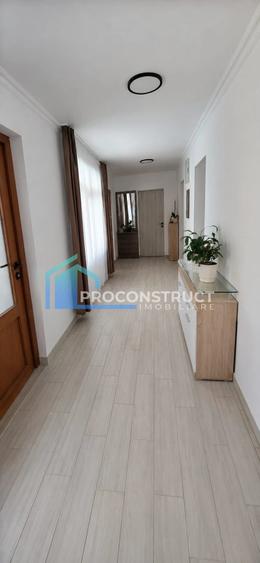 Casă cu Teren 403 Mp în Plopi