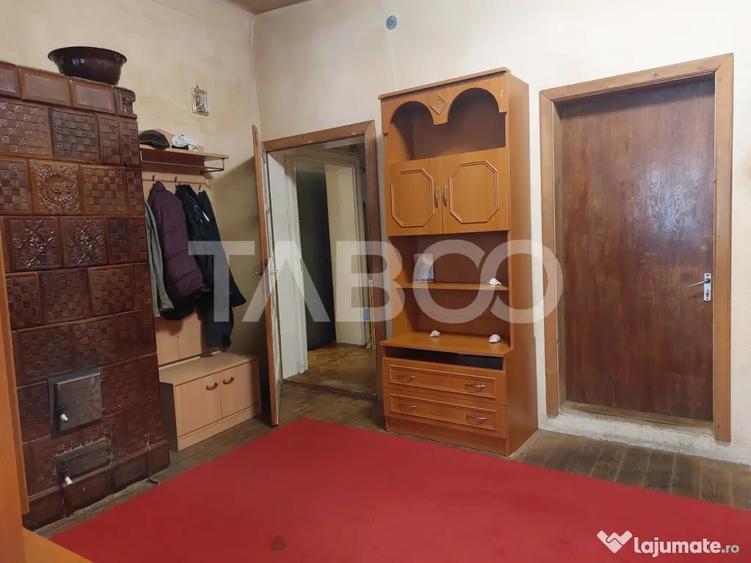 Apartament cu 3 camere decomandat în Central
