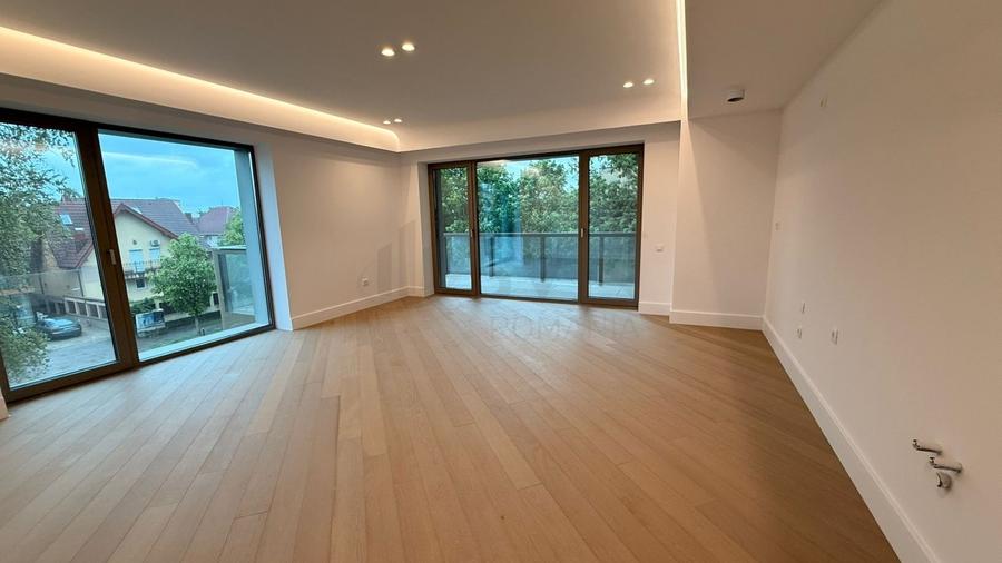 Apartament cu 3 camere decomandat în Iancu Nicolae