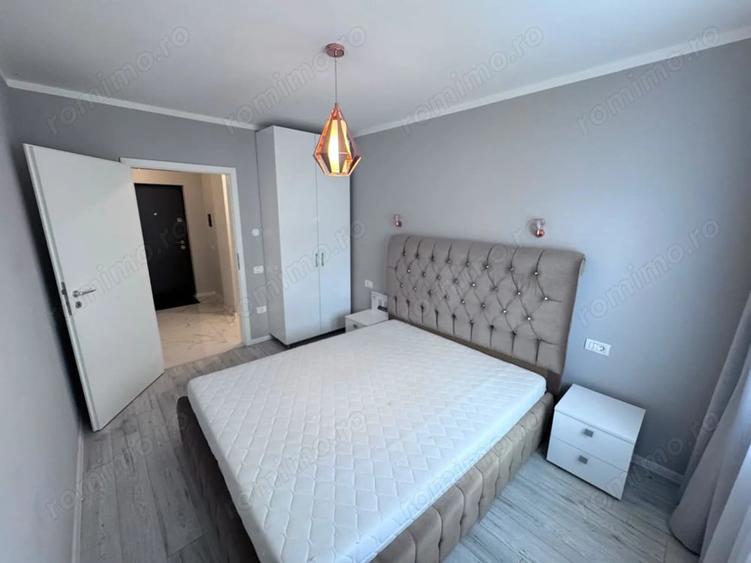 Apartament cu 3 camere semidecomandat în Dumbrăvița